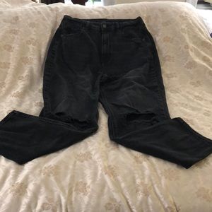 American Eagle distressed jeans - size 8 regular, Black